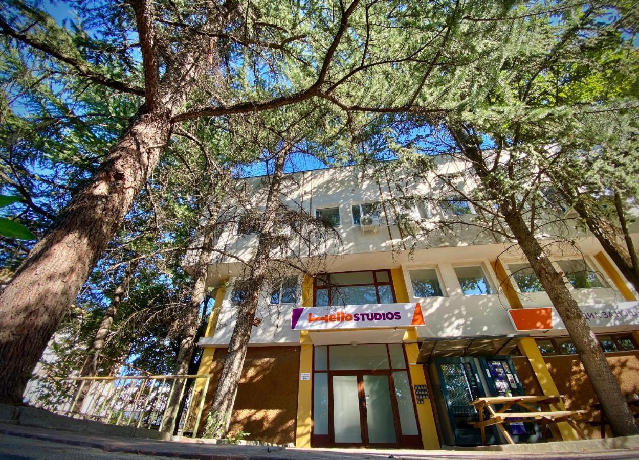 Hello Studios Budget Stays Free Parking & Wifi Stara Zagora Bagian luar foto