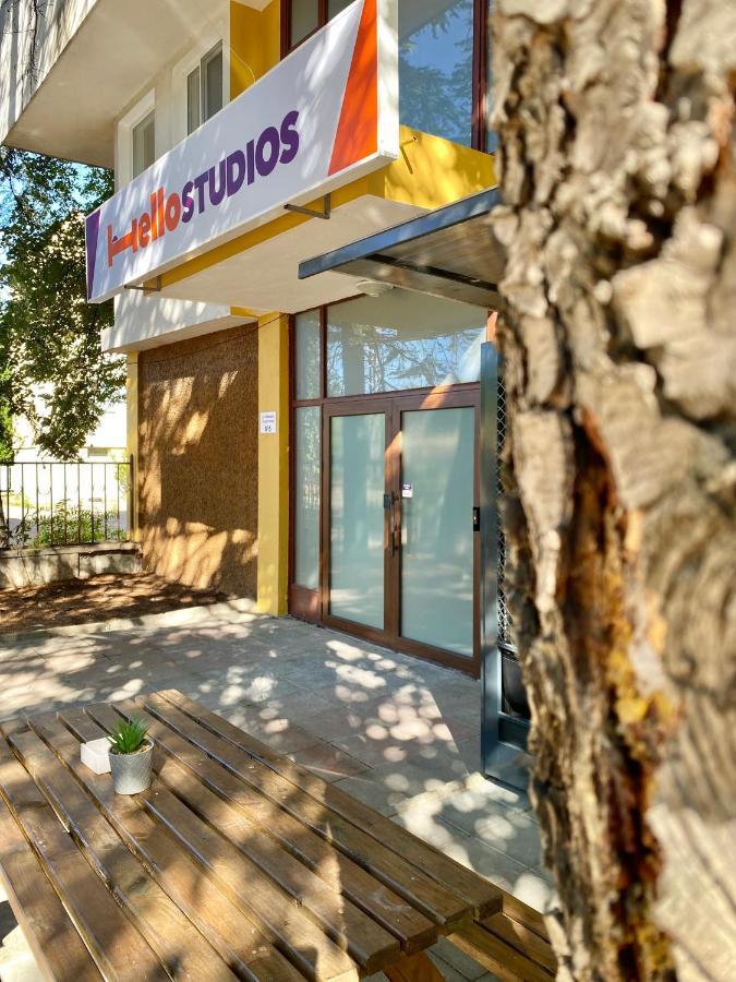 Hello Studios Budget Stays Free Parking & Wifi Stara Zagora Bagian luar foto