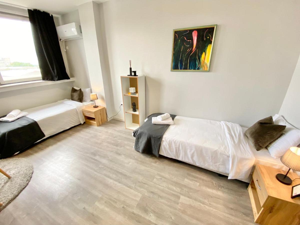 Hello Studios Budget Stays Free Parking & Wifi Stara Zagora Bagian luar foto