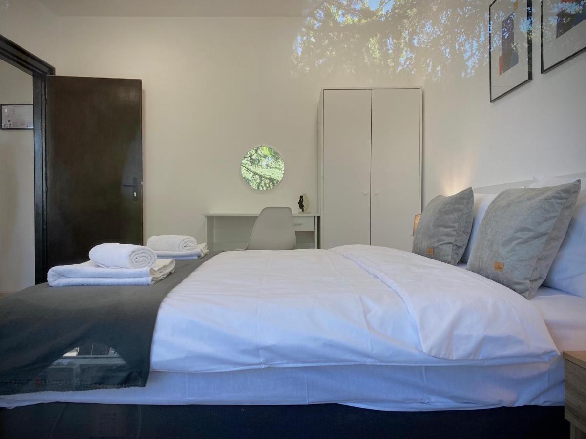 Hello Studios Budget Stays Free Parking & Wifi Stara Zagora Bagian luar foto